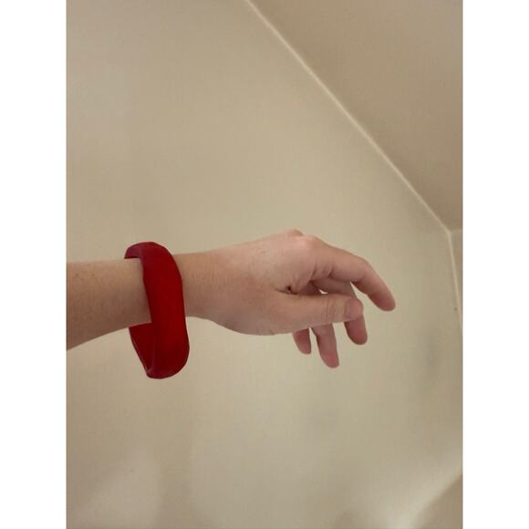 Vintage Bangle Bracelet Translucent Cherry Red Resin Asymmetrical Made In Italy - Picture 3 of 13